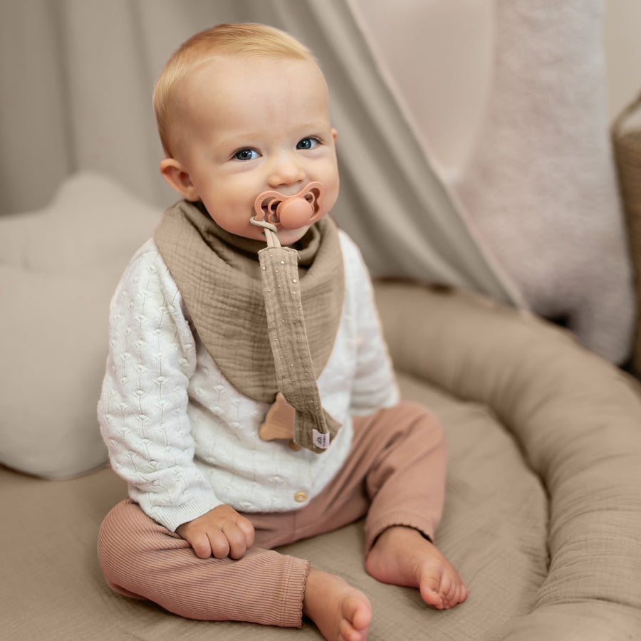 Baby Erstausstattung Set aus Musselin – Spucktücher, Dreieckstuch & Schnullerkette