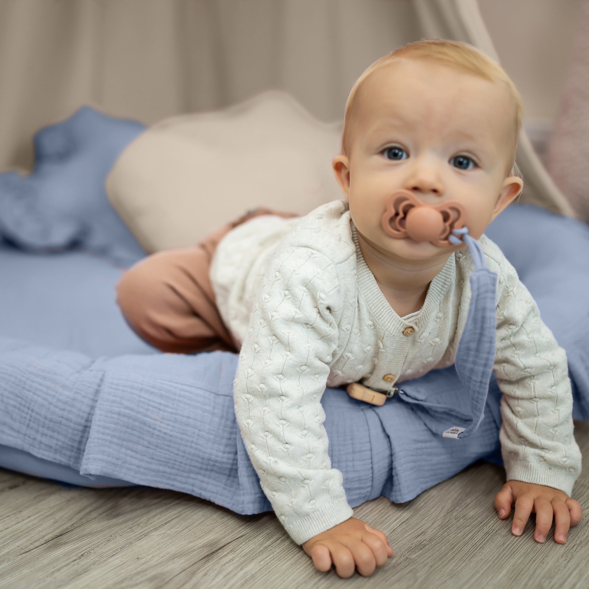 SPARSET:  Baldachin + Bodenkissen + Wimpelkette/Sternenkette ab