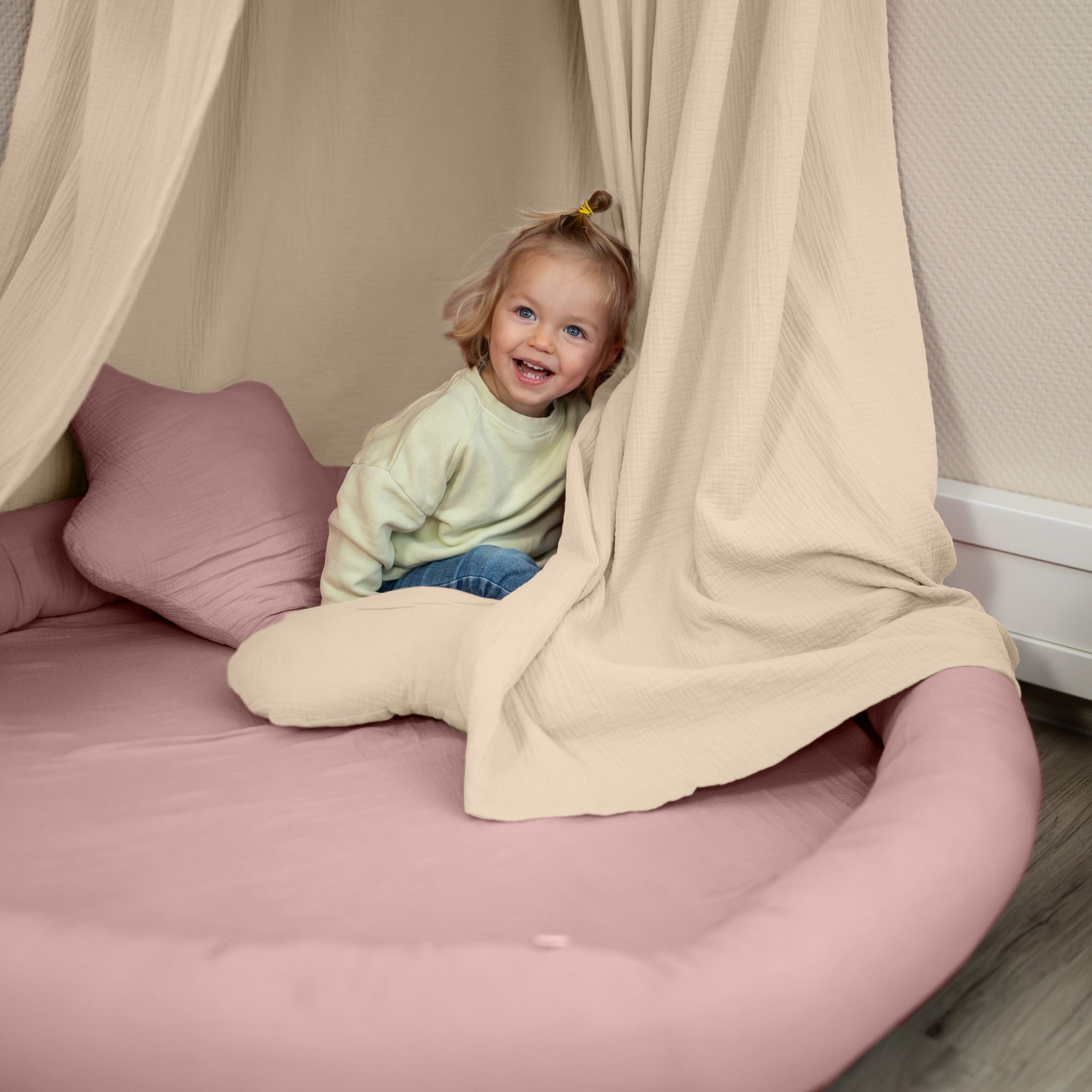 SPARSET:  Baldachin + Bodenkissen + Wimpelkette/Sternenkette ab