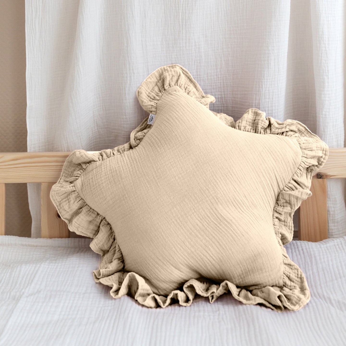 creme / mit flatter / stern