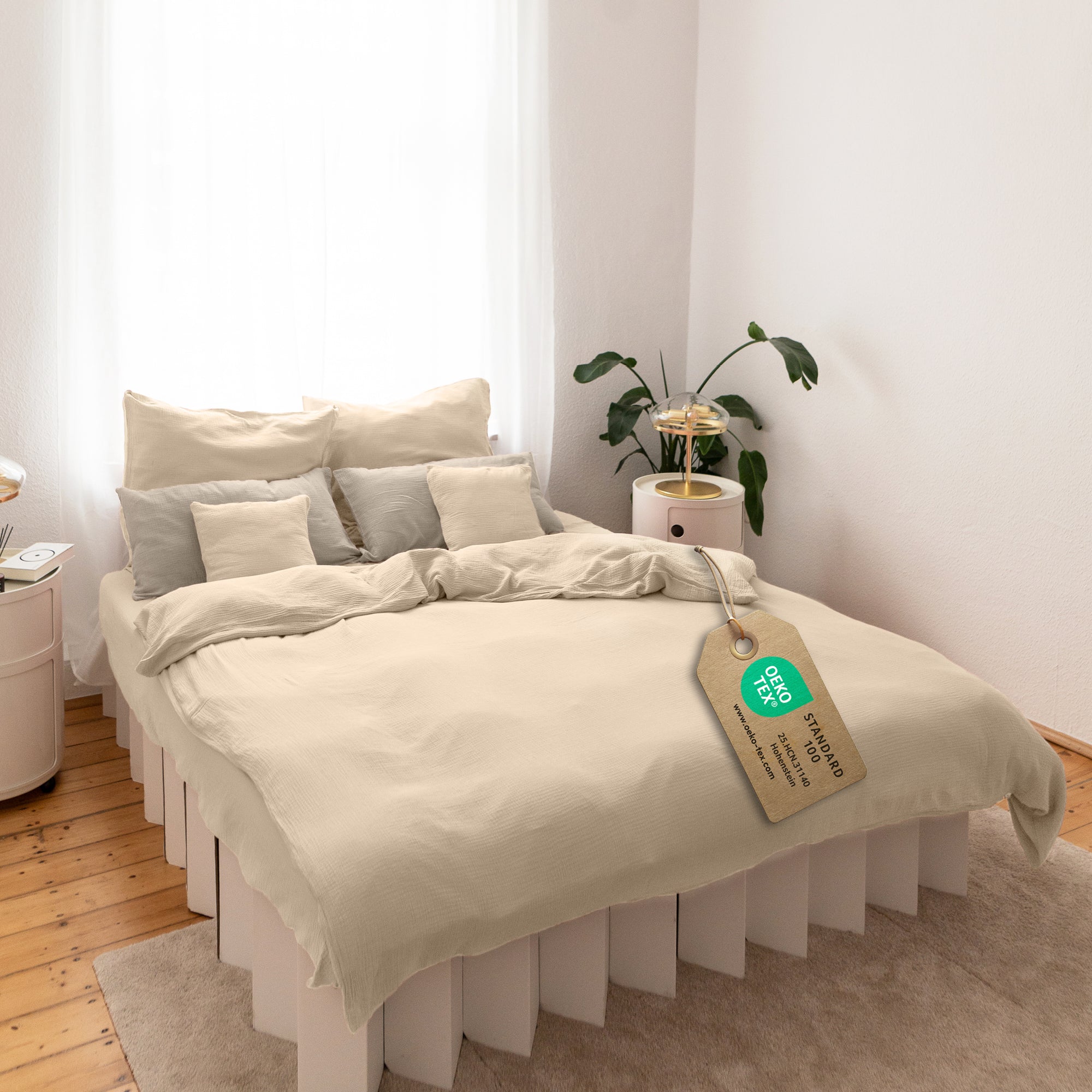 Creme / 200x200 + 2x Kissen 80x80 200x220 + 2x Kissen 80x80 220x240 + 2x Kissen 80x80 135x200 + 1 Kissen 80x80 155x220 + 1 Kissen 80x80