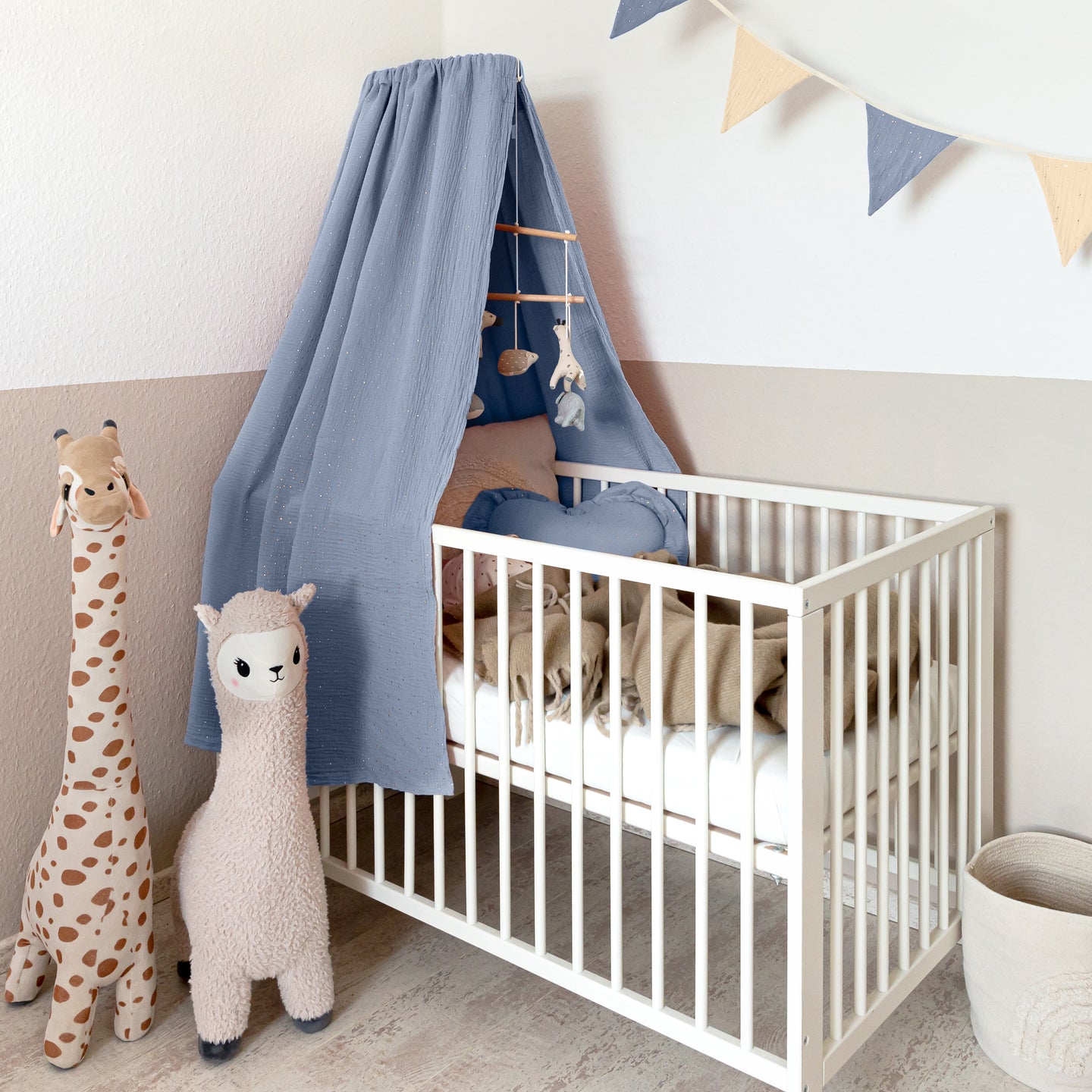 SPARSET: Babybett Himmel mit Goldapplikation + Wimpel-/Sternenkette ab