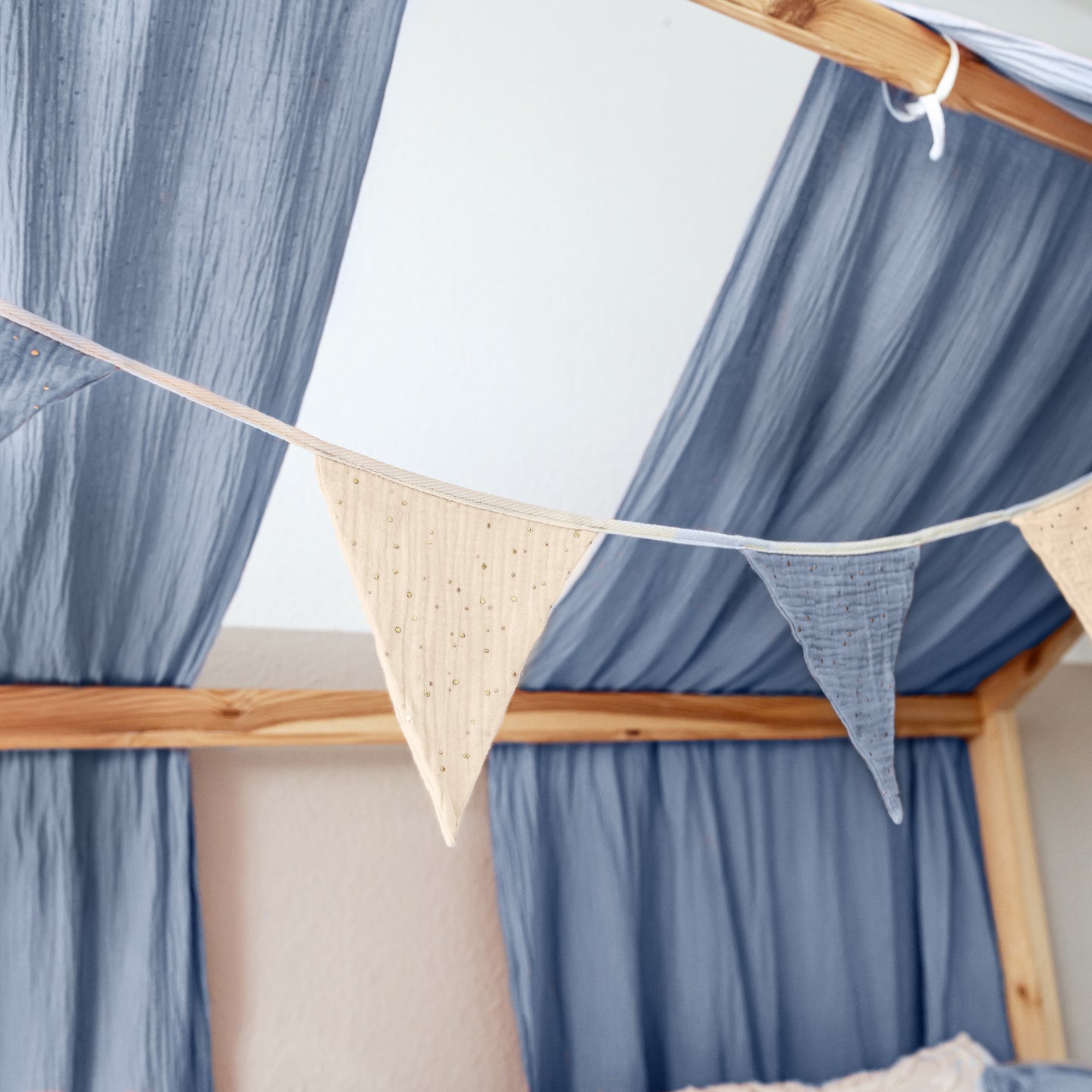 blau & creme