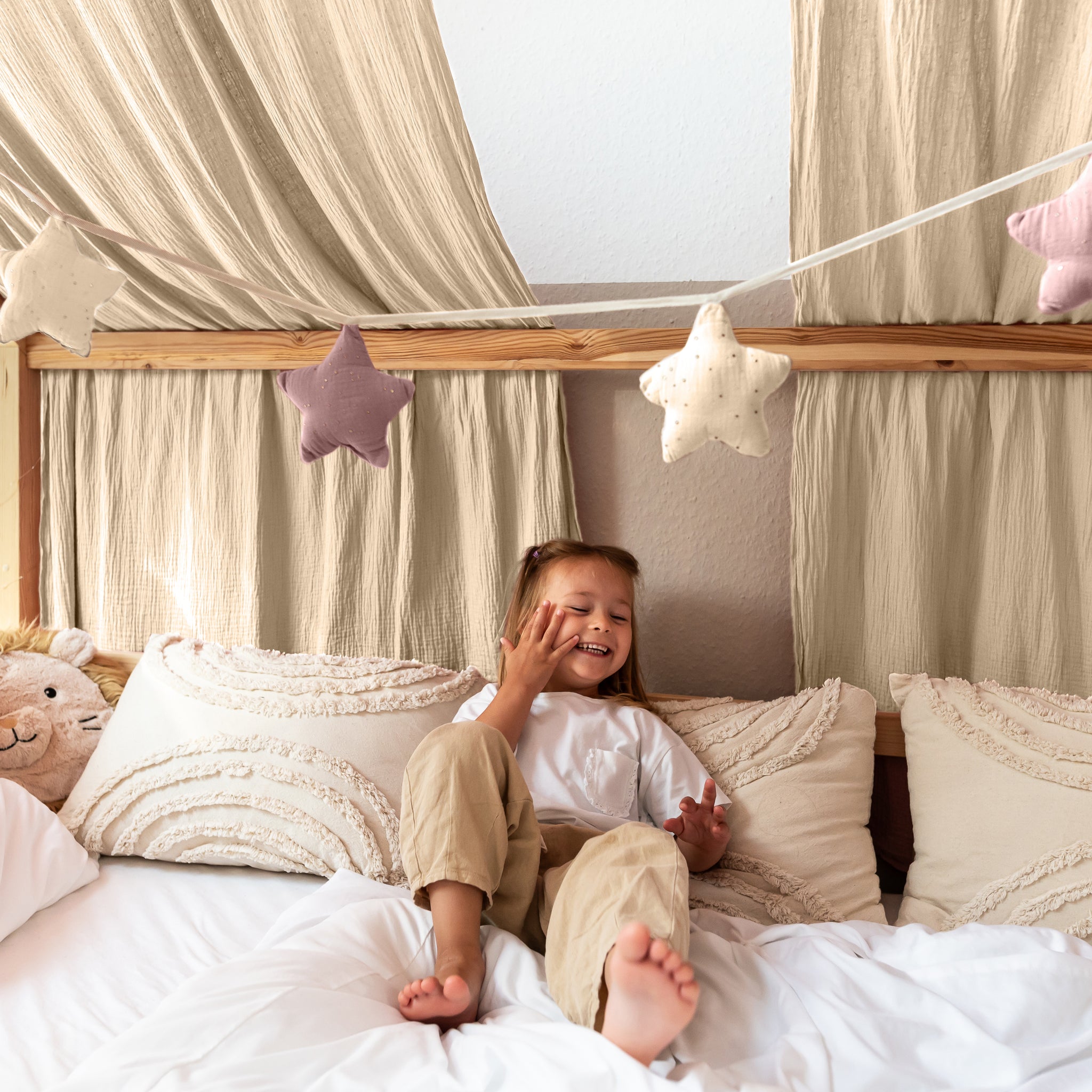 SPARSET: Hausbett Himmel Typ B Betthimmel mit Goldapplikation + Wimpel-/Sternenkette ab