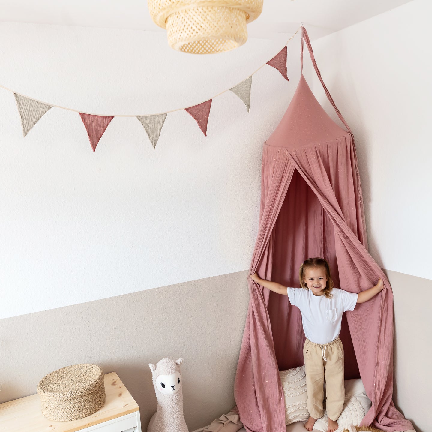 SPARSET: Baldachin + Wimpel-/Sternenkette ab